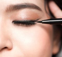 how to keep eye liner from smudging